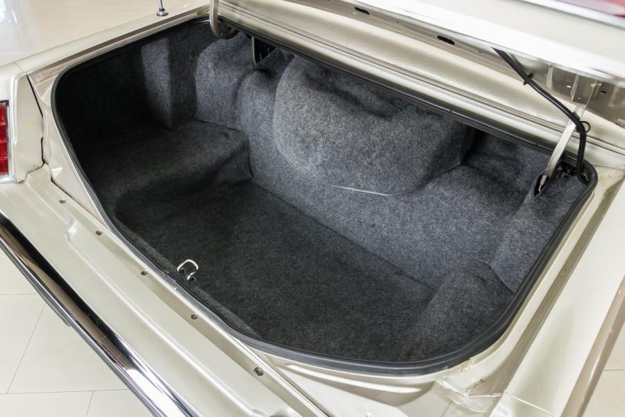 Багажник Lincoln Continental Mark VI Sedan 1980 года  (фото 74 из 111)